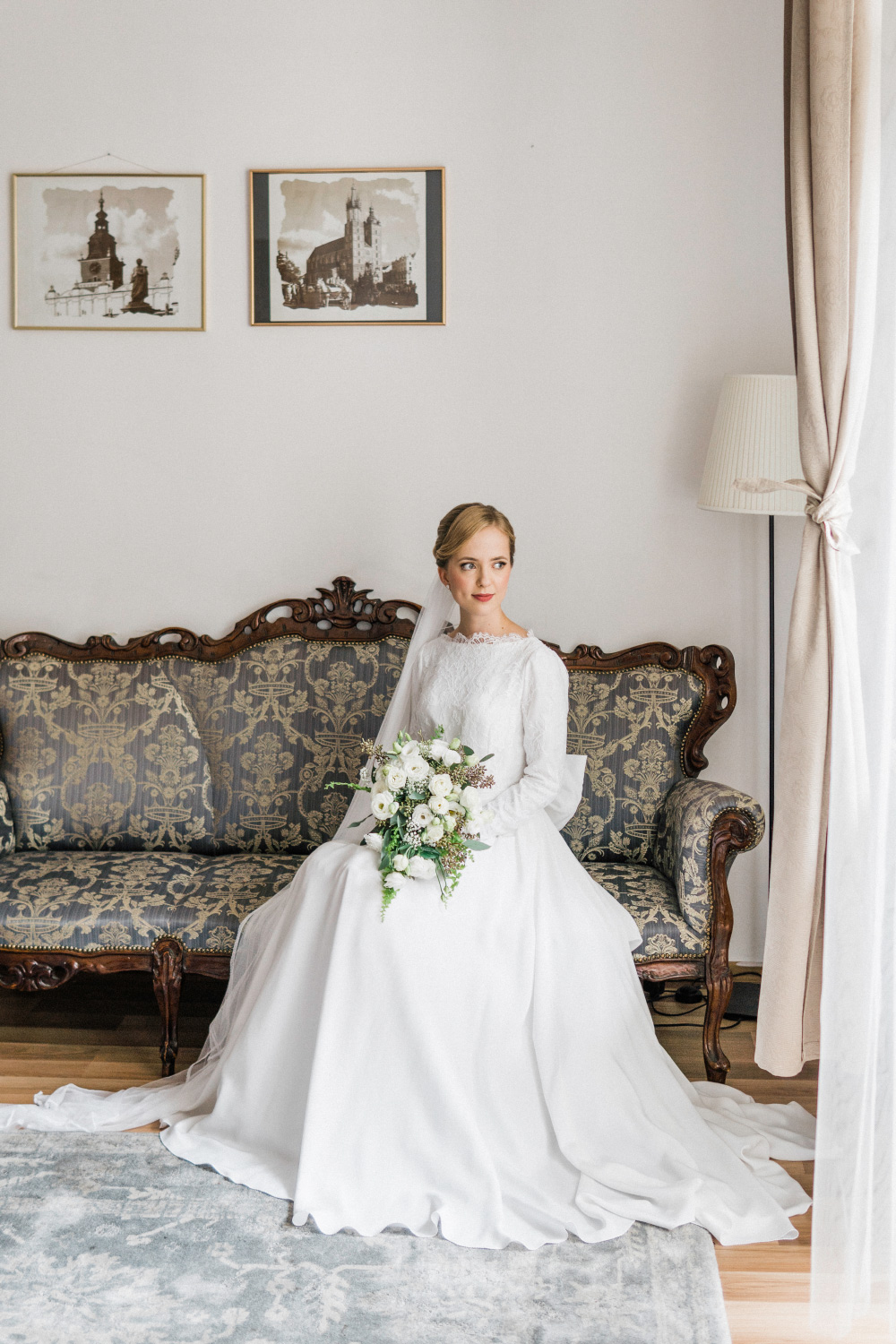Wedding photographer Cracow przygotowania panny mloden fragola apartments