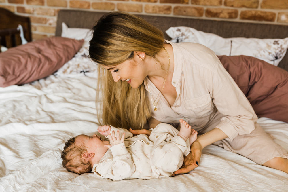 naturalna sesja noworodkowa krakow fotograf